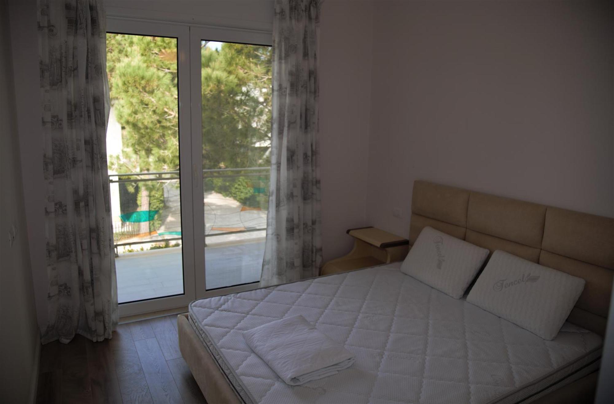 Artino Villa Durres Exterior photo